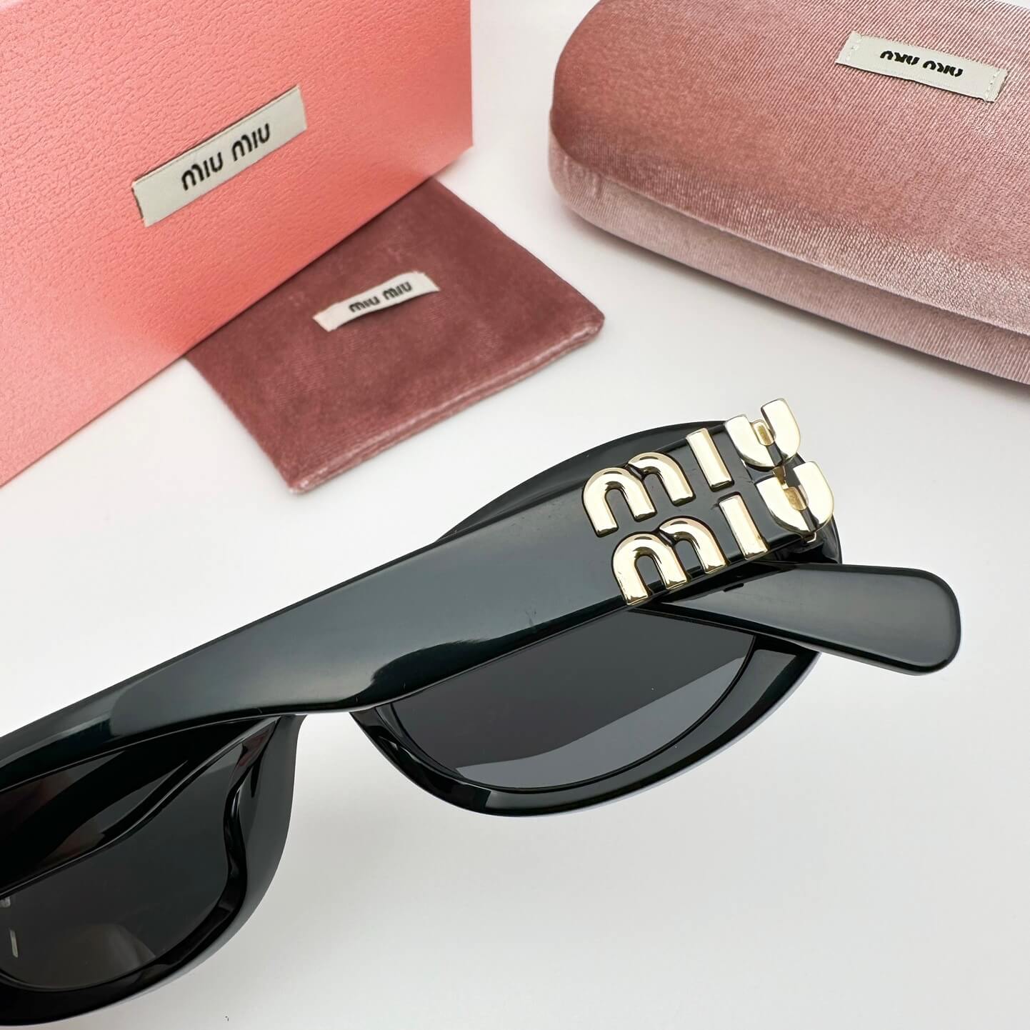 Metal Letter Design Sunglasses