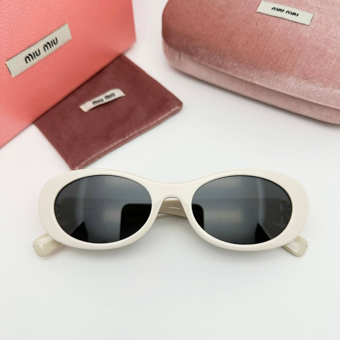 Metal Letter Design Sunglasses